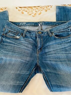 LOFT Women's Bootcut Jeans in Medium Blue Wash